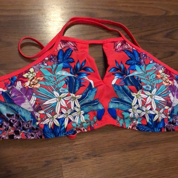 Kenneth Cole bathing suit top - Picture 3 of 3